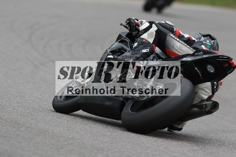 Archiv-2022/13 25.04.2022 Plüss Moto Sport ADR/Freies Fahren/backside